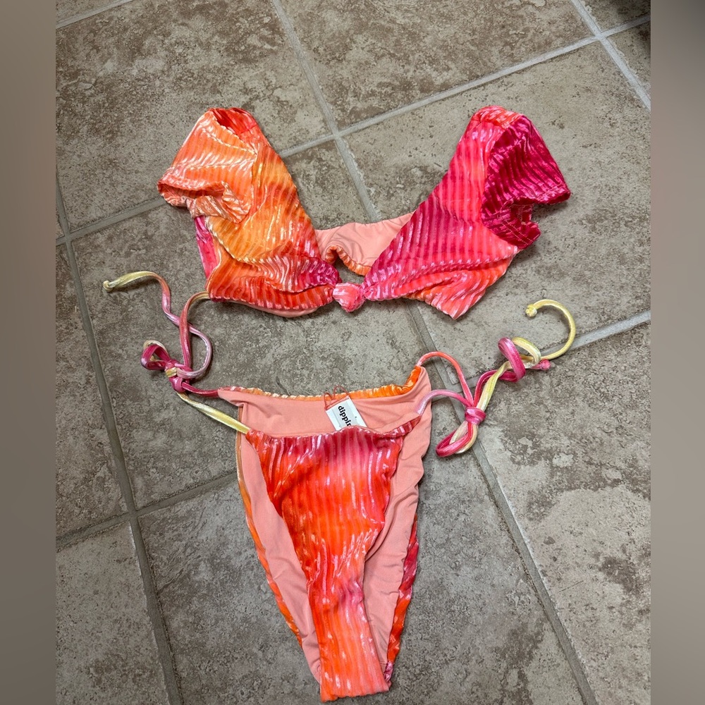 Dippin daisys bikini set